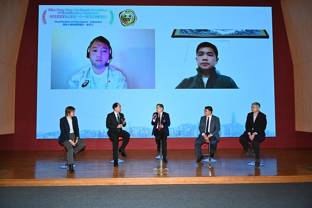 Speakers of panel discussion (from left): Dr Chan Wing-nga, Dr Luk Tze-chung, Dr Leung Lai-yin, Dr Chung Wai-man, Prof. Andrew Lam (From left, on screen): Mr Yuki Izuchi, Prof. Yang Jiong