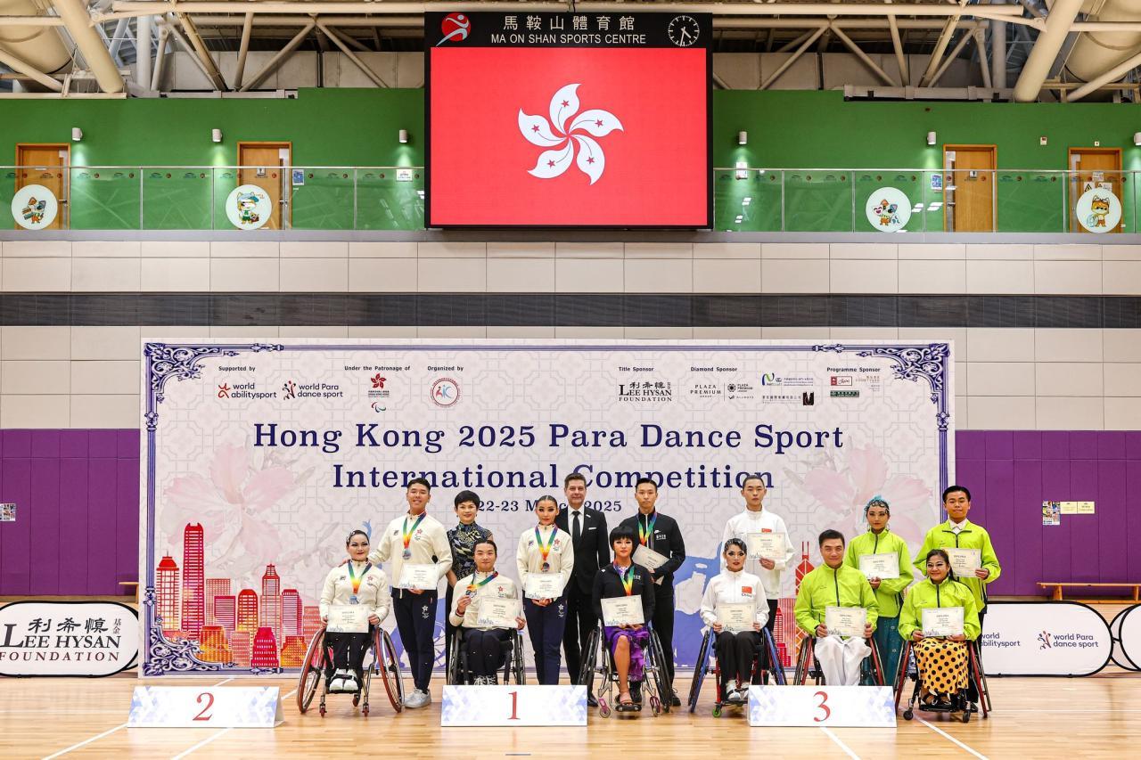 前排左起：蘇芷恩、李霈然、余俊延、蔡芷欣