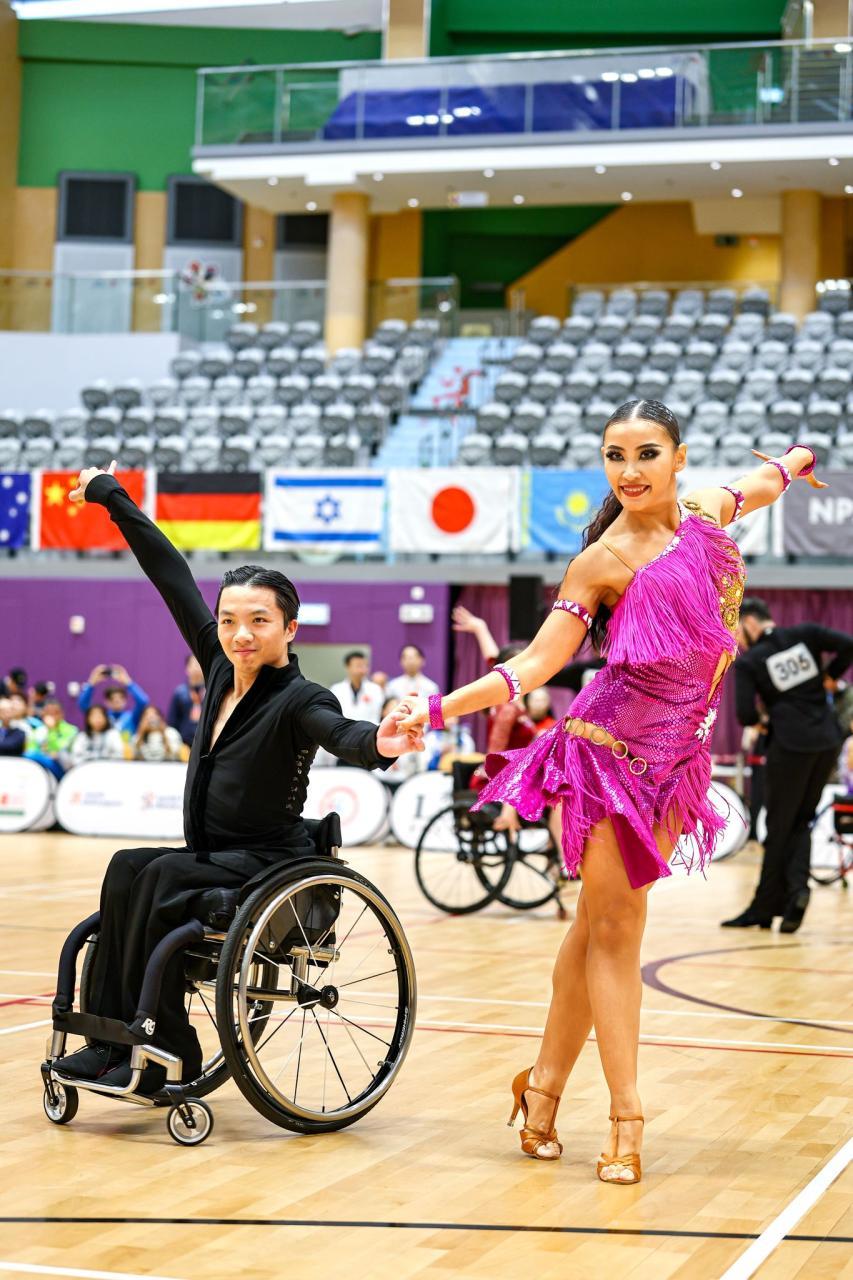 左起：余俊延、蔡芷欣