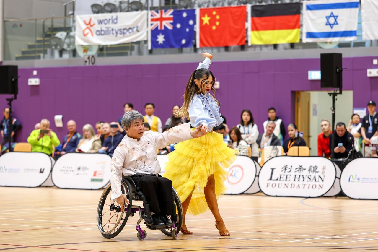 左起：黃和洲、雷綺婷