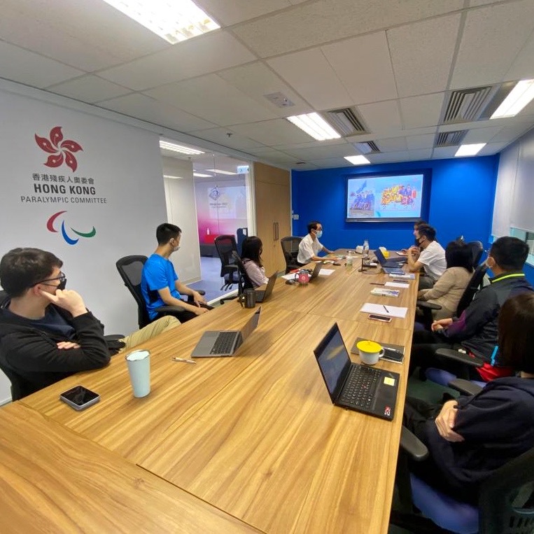 Patrick Ng BBS MH, Directors of the Hong Kong Paralympic Committee shared his past experience to the Secretariat 香港殘疾人奧委會董事 伍澤連先生與秘書處分享過去經驗